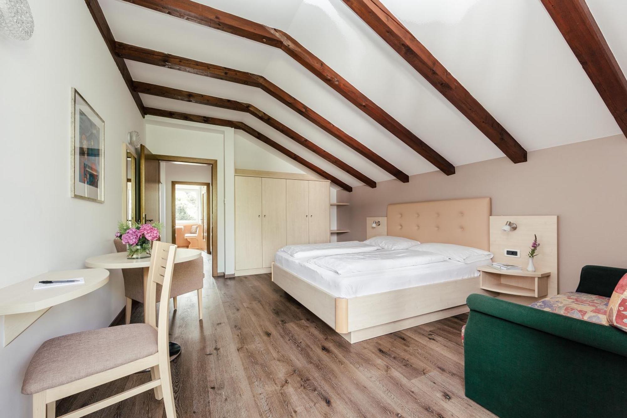 Hotel Garni Sirmian Merano Habitación foto